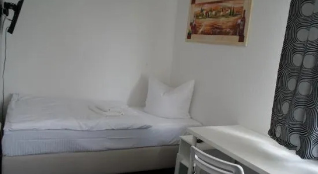 Hotel-Pension Alt-Heidenberg, Забронировать Отель Зиген Северный Рейн-Вестфалия