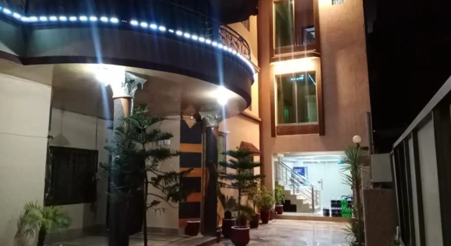 The lodge Guest House, Забронировать Гостевой дом Музаффарабад штат Джамму и Кашмир