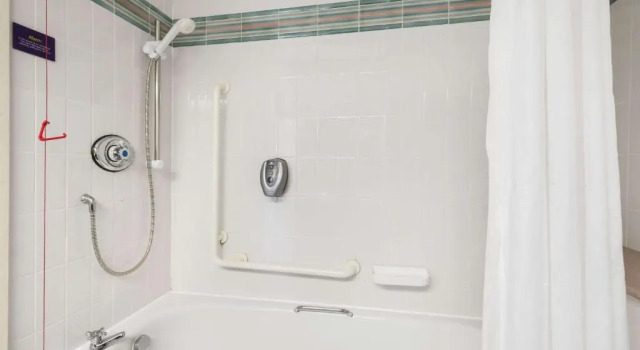 Четырёхместный номер Standard Days Inn Lockerbie - Annandale Water