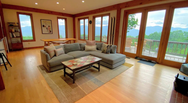 NEW!! Stunning home with breathtaking views, outdoor cedar sauna, great location!, Rezervovat Hotel Betlém Cannon Mountain