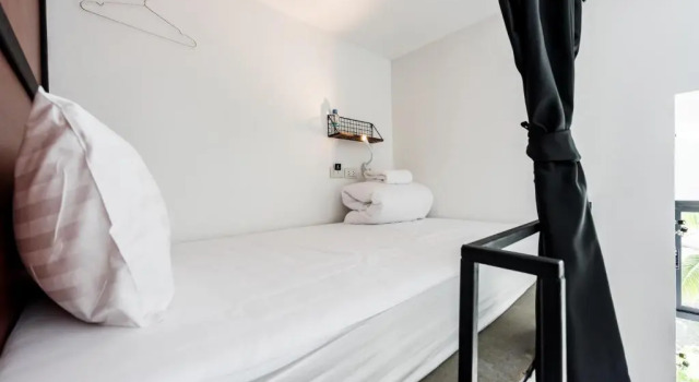 Четырёхместный номер Book a Bed Poshtel - SHA Plus