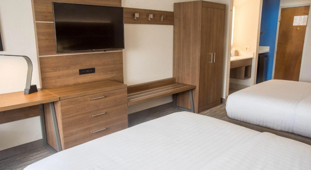 Четырёхместный номер Standard Holiday Inn Express Easton by IHG