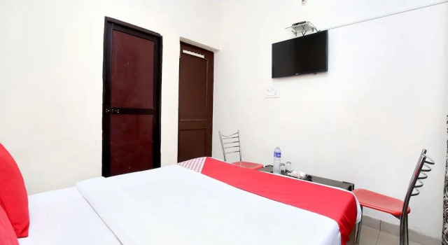 OYO 16735 Gaurav Residency, Rezervovat Hotel Hotely v Panchkula s parkováním, Parkování