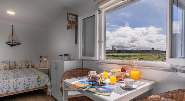 CASA DA FALÉSIA 28 - Estúdio, Rezervovat Hotel Hotely v Oeste s parkováním, Parkování