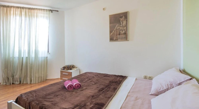 Stunning Home in Pula With Wifi and 3 Bedrooms, Rezervovat Hotel Hotely v Veli Vrh s parkováním, Parkování