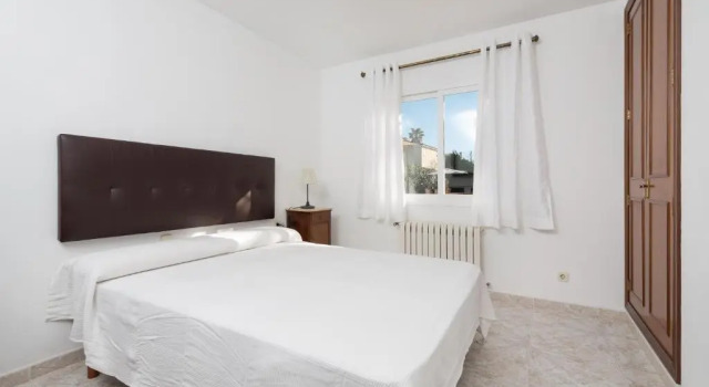 3 makuuhuonetta Villa Can Moragues Martorell