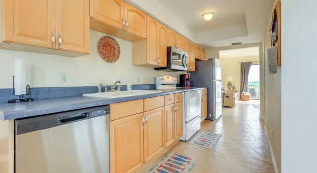 Oceanside: Beachfront Fort Pierce Retreat