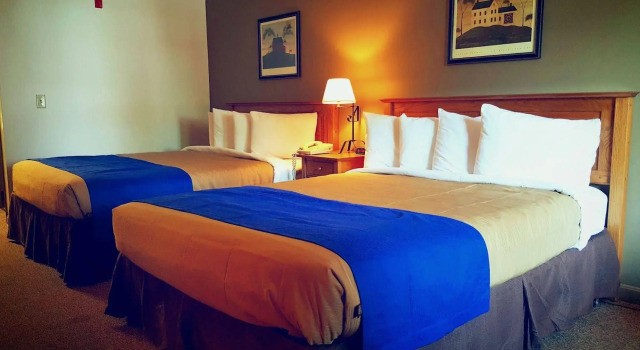 Lodging on the Square, Rezerwuj Mini-hotel Berlin Holmes-County