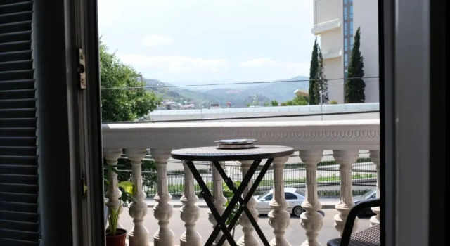 Clover Hostel Tbilisi, Забронировать Хостел Хостелы Тбилиси, рядом с Сад Самайя, Хостел