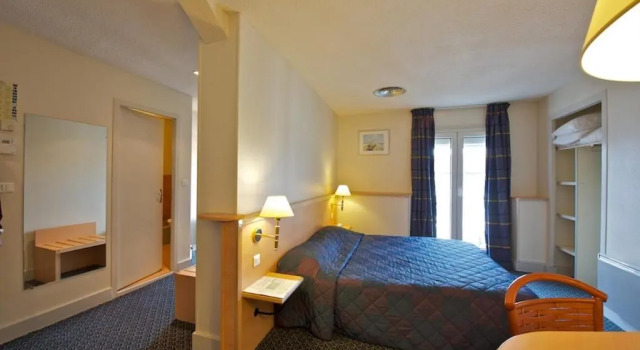 Двухместный номер Standard Hotel Le Bourbon Pau Centre