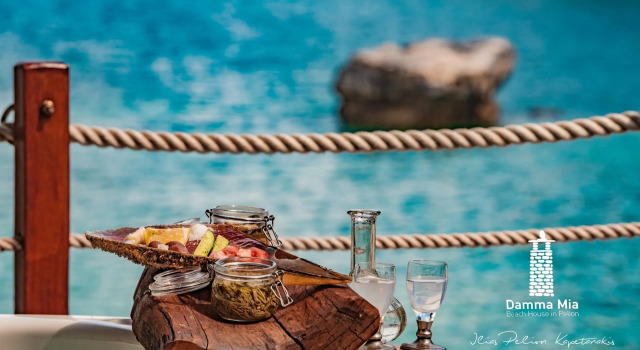 Damma Mia, Book Hotel Mouresi 