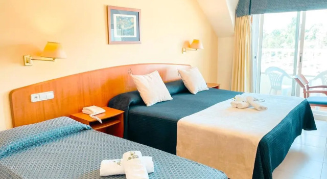 Трёхместный номер Standard с видом на море Hotel Atalaya II