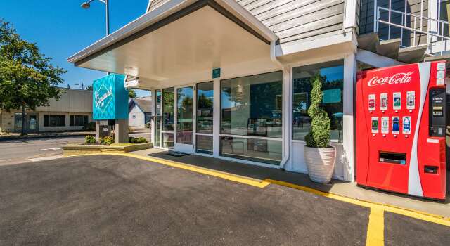 Signature Inn Eugene, Забронировать Отель Юджин Willamette Valley