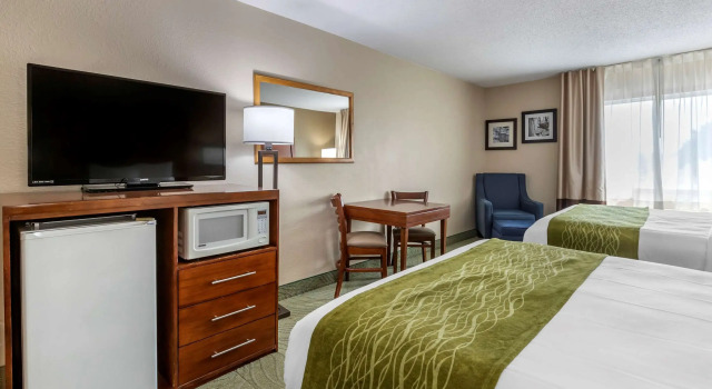 Шестиместный люкс Comfort Inn Muscatine near Hwy 61