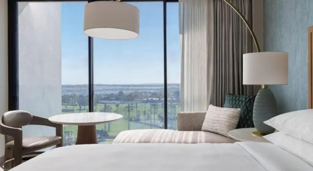 Номер Standard с частичным видом на океан VEA Newport Beach, a Marriott Resort & Spa
