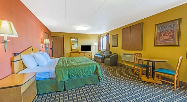 Двухместный люкс Deluxe Quality Inn & Suites Louisville East