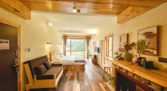 Номер Deluxe Floral Hotel Qiandaohu Deyishe Inn
