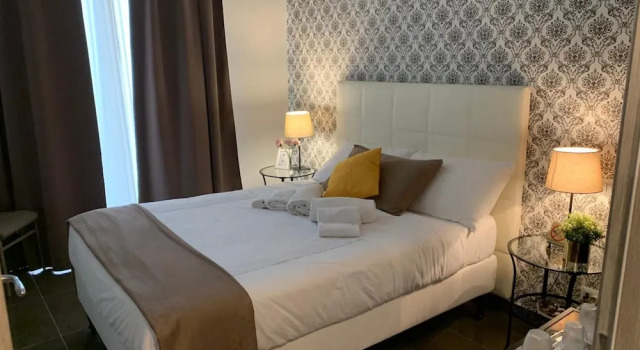 B&B Depretis19, Забронировать Отель «постель и завтрак» Отели Неаполя с завтраком, рядом с Кафедральный собор Неаполя, Завтраки
