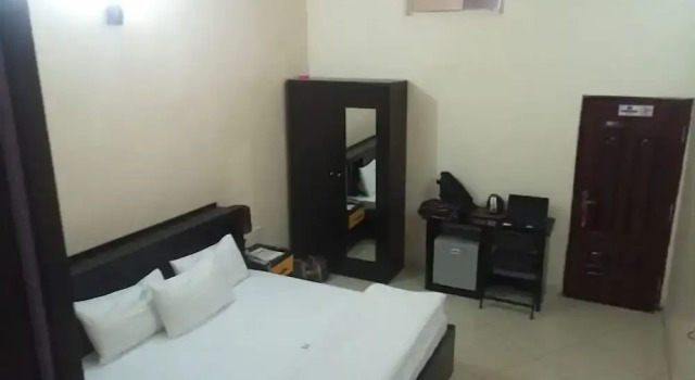 Номер Standard Whyte House Hotels