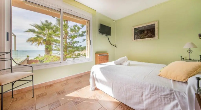 Апартаменты Apartamento en la playa La Mora