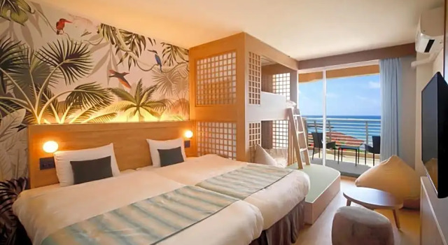 Трёхместный номер Standard Hotel Breezebay Marina