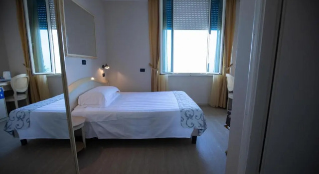 Одноместный номер Standard с видом на море Hotel London