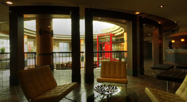 Coast Lonsdale Quay Hotel, Забронировать Отель Норт-Ванкувер North Vancouver Ski Area