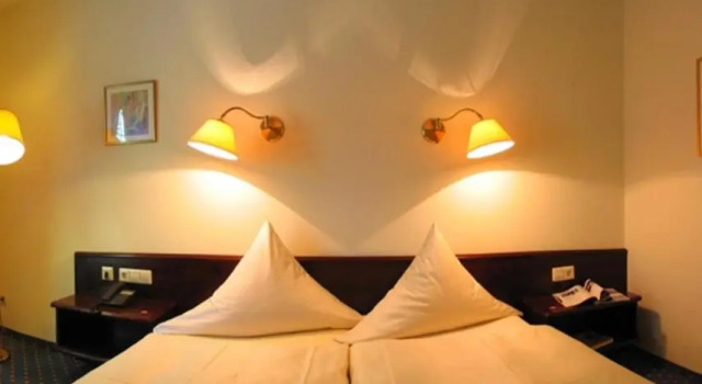 Hotel Waldhaus, Buchen Sie Hotel Hügelsheim Baden-Württemberg