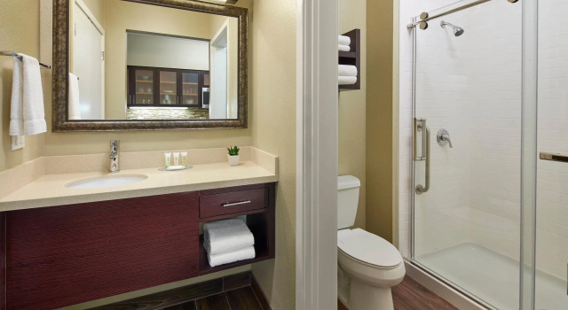 Двухместная студия люкс Staybridge Suites Anaheim At The Park by IHG