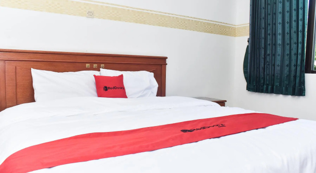 Номер Standard RedDoorz near Lenmarc Mall Surabaya