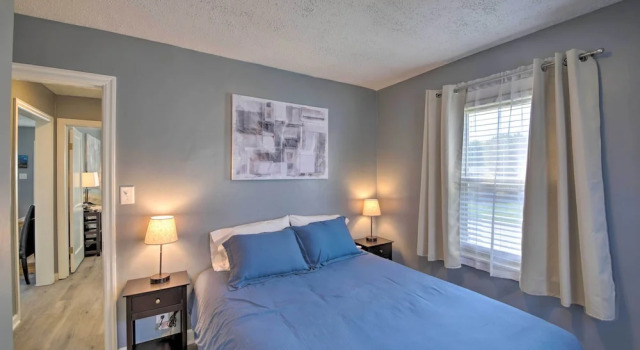 Steps to Speedway & Hall of Fame: Indy Home, Book Hotel Speedway Indiana