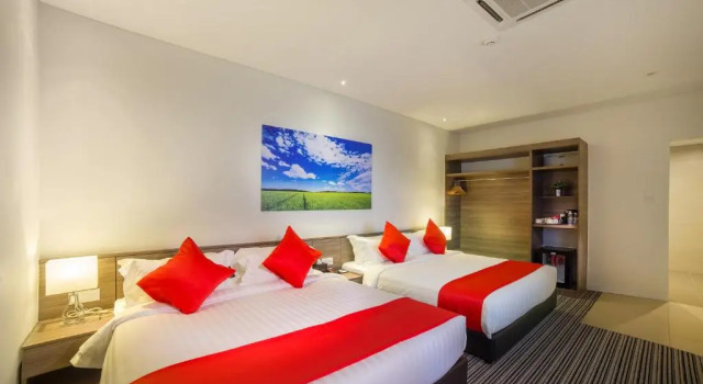 Двухместный семейный номер Standard Riccarton Capsule Hotel