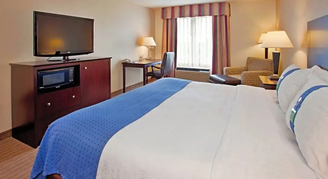 Двухместный номер Executive Holiday Inn Hotel & Suites Overland Park-Convention Center by IHG