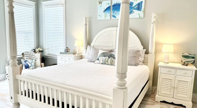 Bay Side 4 Bedroom Home by RedAwning