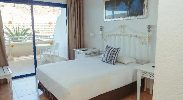Двухместный номер Standard с балконом и с видом на море Hotel LIVVO Lago Taurito & Aquapark