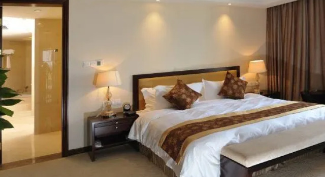Люкс Business New Continental June House Hotel