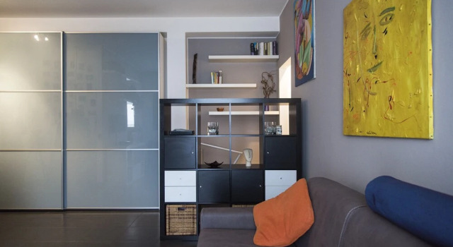 High Rise Studio Flat near Metro Stop, Book Hotel Lorenteggio Milan