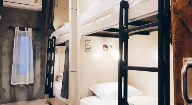 Кровать в общем номере Row Hou8e Hostel