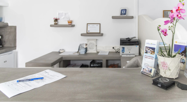 Om Living Milos, Prenota Hotel Pollonia Milo
