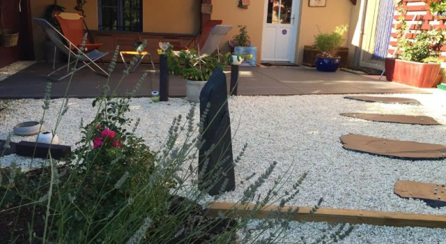 Коттедж Le jardin de THELEME "Charme discret pour un nid douillet"