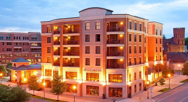 Шестиместный номер Standard Hampton Inn & Suites Saratoga Springs Downtown