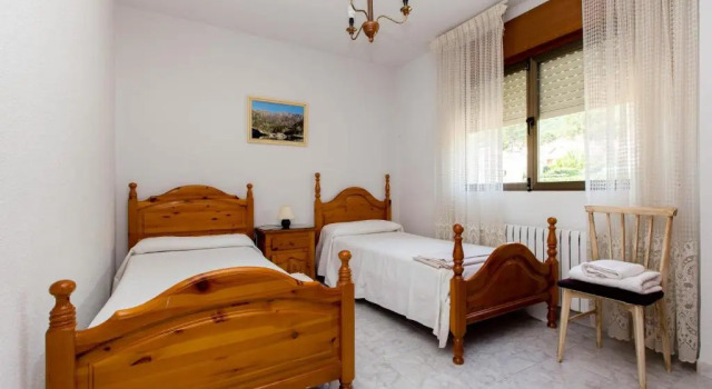 Villa-Piedralaves-aMatalasviñas-piscina-4 viviendas, Забронировать Отель Отели и гостиницы Пьедралавес, рядом с Церковь Святого Антония Падуанского, Отель