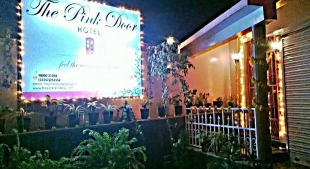 The Pink Door Hotel, Prenota Hotel Hotel a West Bengal con parcheggio, Parcheggio