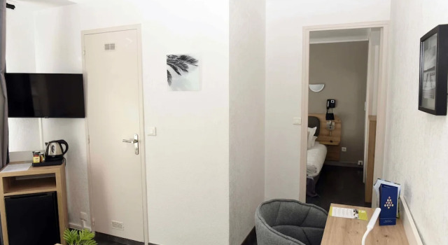 Четырёхместный номер Standard Azur Hotel