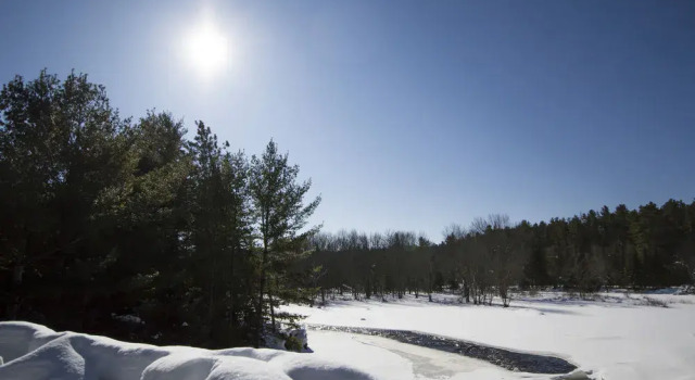 The Canadian Ecology Centre, Varaa Hotelli  