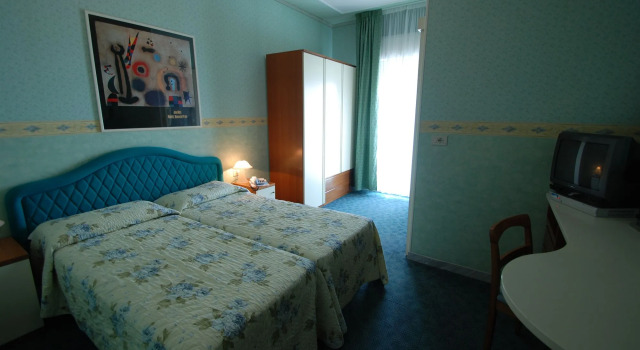 Hotel Carillon