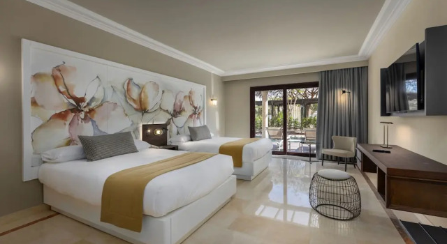 Номер Premium Unique Club at Lopesan Costa Meloneras Resort
