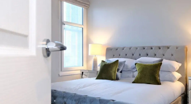 Modern City Centre Apartment in Aberdeen, Забронировать Апартаменты/квартира Отели Абердина с парковкой, рядом с Prince Albert the Prince Consort, Парковка