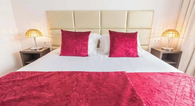 Трёхместный номер Prestige с балконом Madame Vacances Hôtel & Spa Le Mottaret