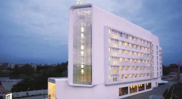 Кровать в общем номере Keys Select by Lemon Tree Hotels, Hosur Road, Bengaluru